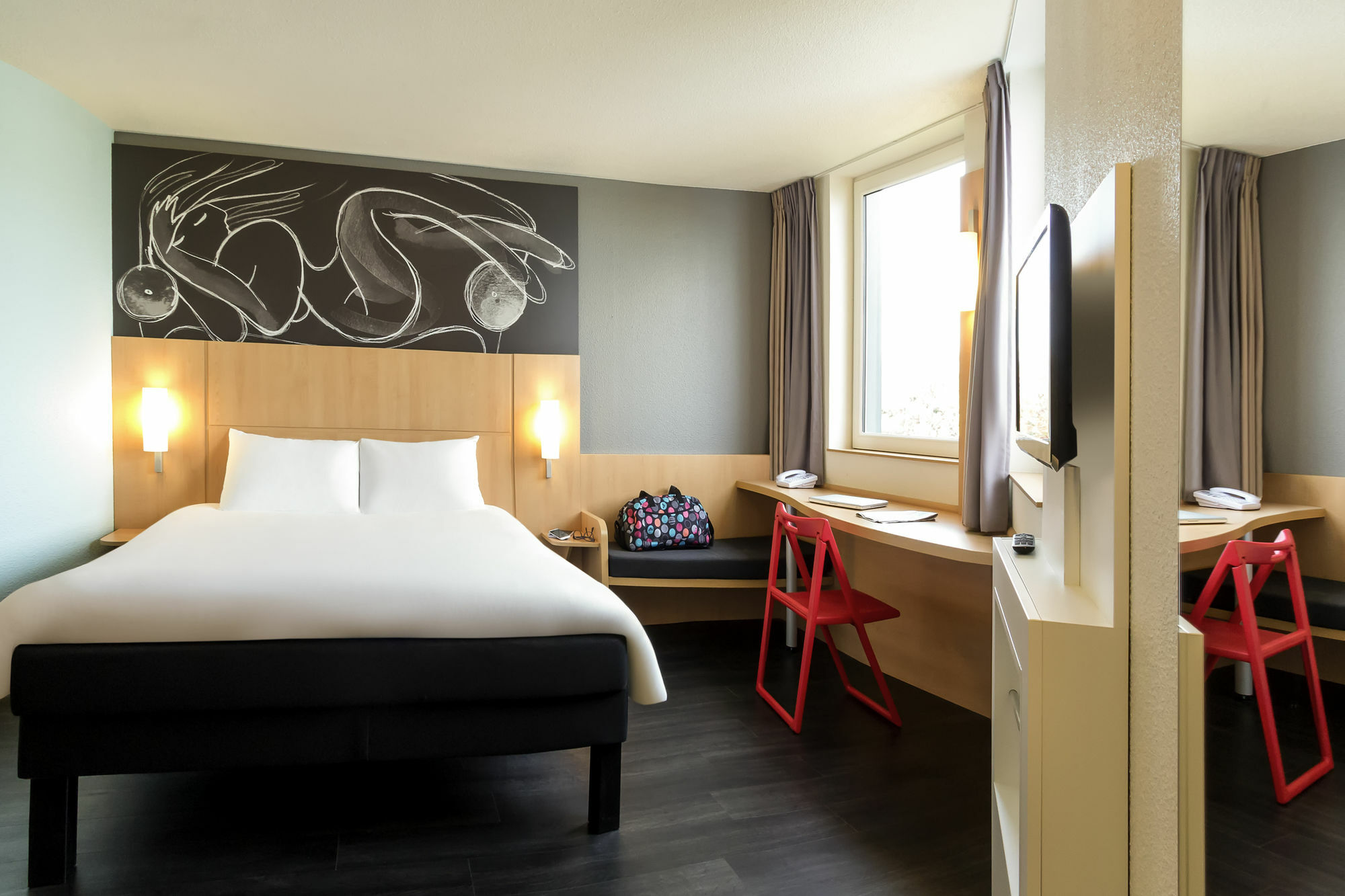 ไอบิส ปารีส ออร์ลี เริงกีส Hotel เรอจิส ภายนอก รูปภาพ